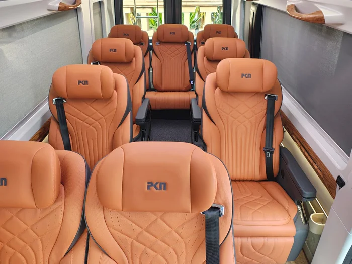 8 seater tempo traveller rent in kerala