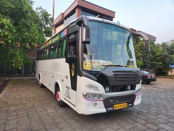 kerala luxury minibus rentals