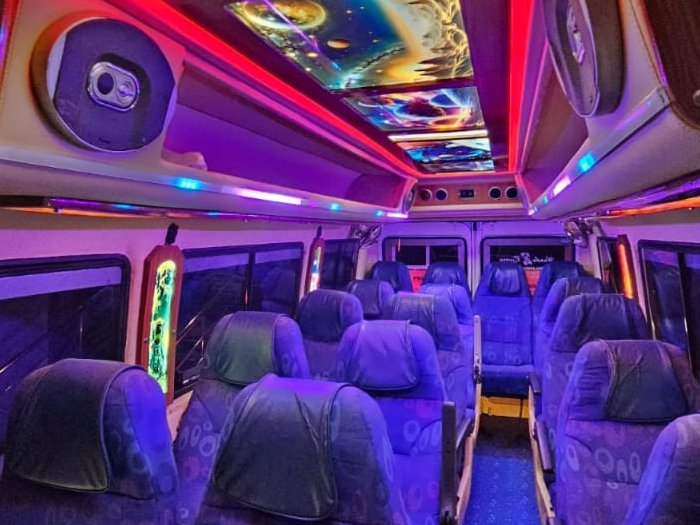 cochin luxury 26 seater taxi